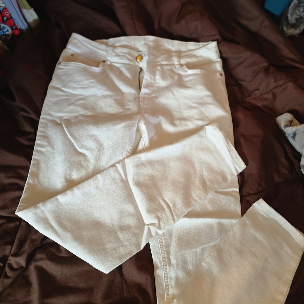 SALE!!!  Ellen Tracy Classic White Apparel